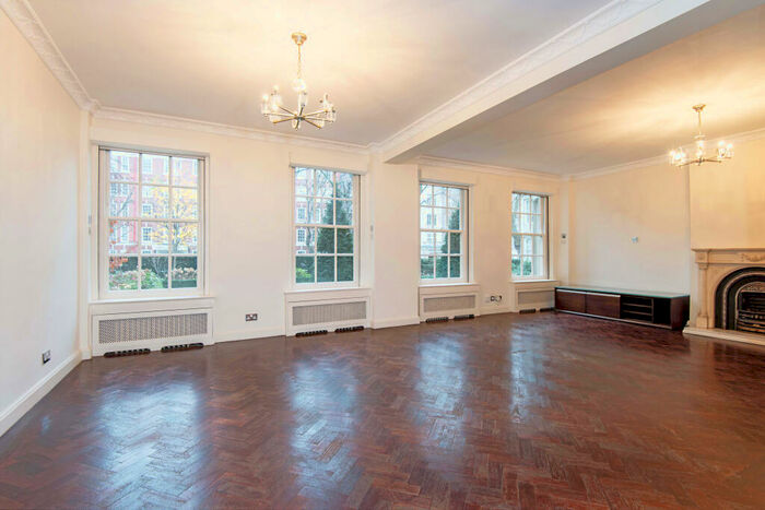 3 Bedroom Apartment To Rent In South Lodge, Circus Road, St John's Wood, London, NW8