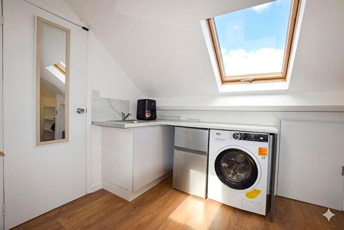 1 Bedroom Property To Rent In London Road, Romford, RM7