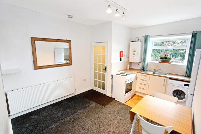 1 Bedroom House To Rent In Keighley Road, Halifax, HX2