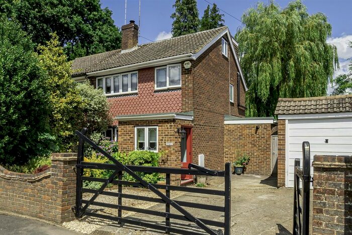 4 Bedroom Property To Rent In Highfield Path, Farnborough, GU14