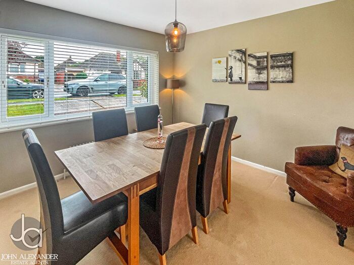 4 Bedroom Detached House For Sale In The Close, Frinton-On-Sea, CO13