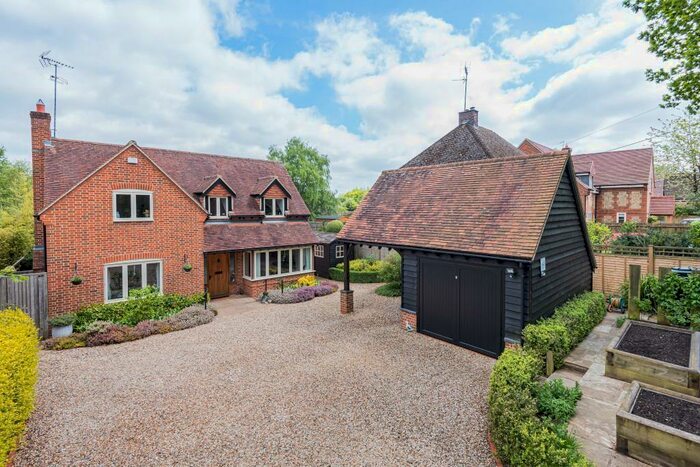 4 Bedroom Detached House For Sale In Whitehall Lane, Checkendon, Oxfordshire, RG8