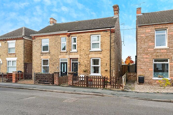 3 Bedroom Semi Detached House For Sale In New Park, March, PE15