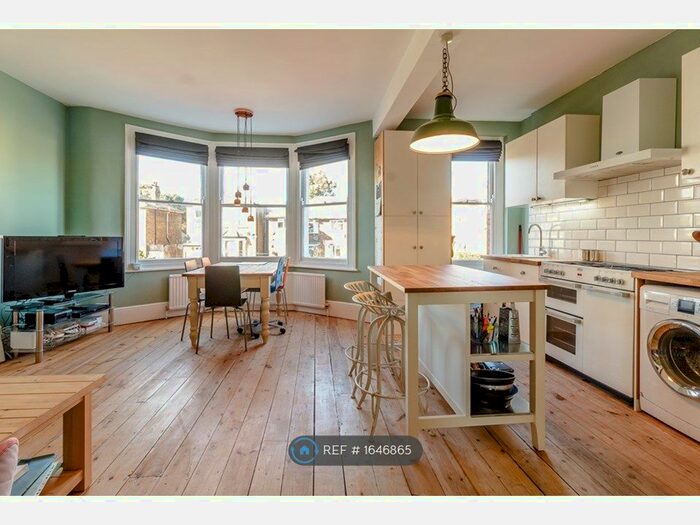 2 Bedroom Flat To Rent In Clarence Road, London, N22