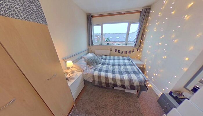 4 Bedroom House To Rent In Brudenell Avenue, Leeds, LS6