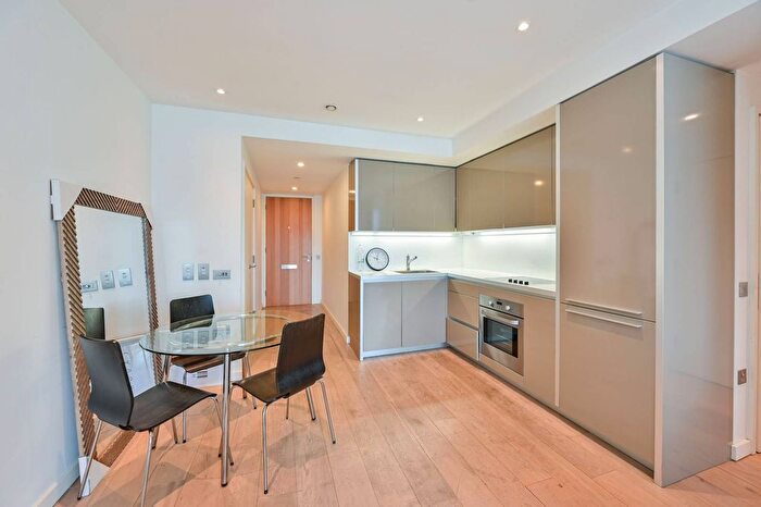 1 Bedroom Flat To Rent In Walworth Road, Elephant And Castle, London, SE1