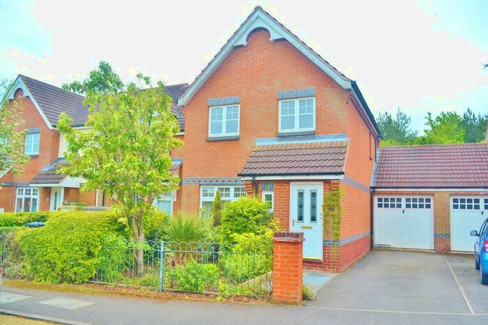 3 Bedroom Semi-Detached House To Rent In Nightingale Way, Bingham, NG13