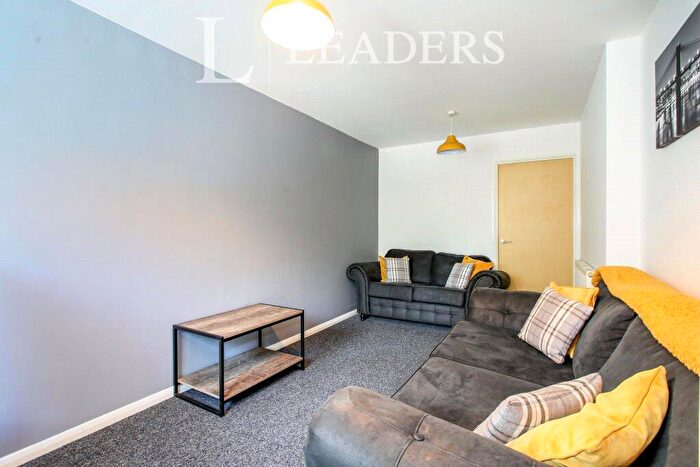 4 Bedroom Town House To Rent In Brentleigh Way, Stoke-on-Trent, Staffordshire, ST1