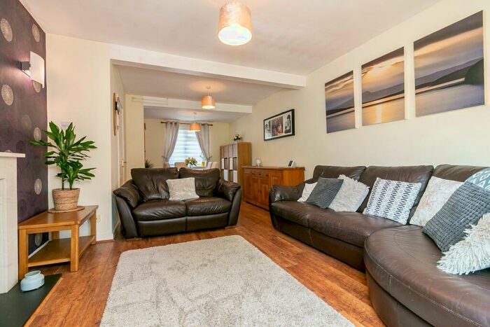 3 Bedroom Semi-Detached House For Sale In Waysbrook, Letchworth Garden City, SG6