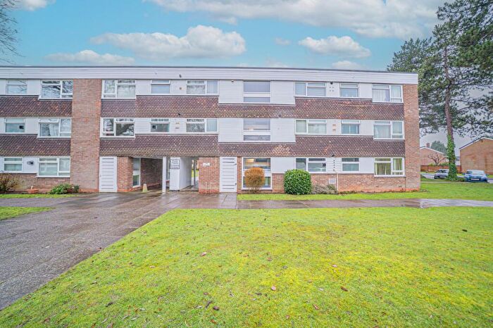 2 Bedroom Apartment For Sale In Pinewood Grove, Solihull, B91