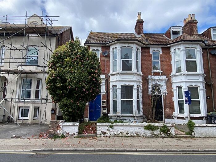 2 Bedroom Flat For Sale In Waverley Road, Southsea, Portsmouth, PO5