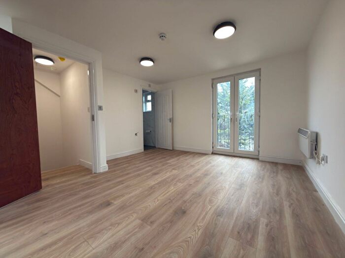 5 Bedroom Terraced House To Rent In Vernon Road, Ilford, IG3