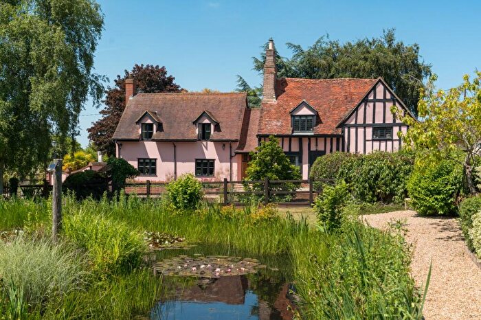 5 Bedroom Detached House For Sale In Daisy Green, Colchester, Essex, CO3