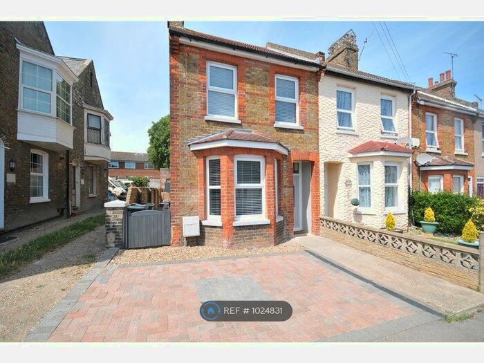 3 Bedroom End Of Terrace House To Rent In Upper Dumpton Park Road, Ramsgate, CT11