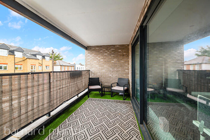 2 Bedroom Flat To Rent In Bensham Grove, Thornton Heath, CR7