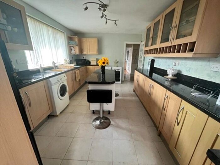 2 Bedroom Detached Bungalow For Sale In Glascote Road, Glascote, B77