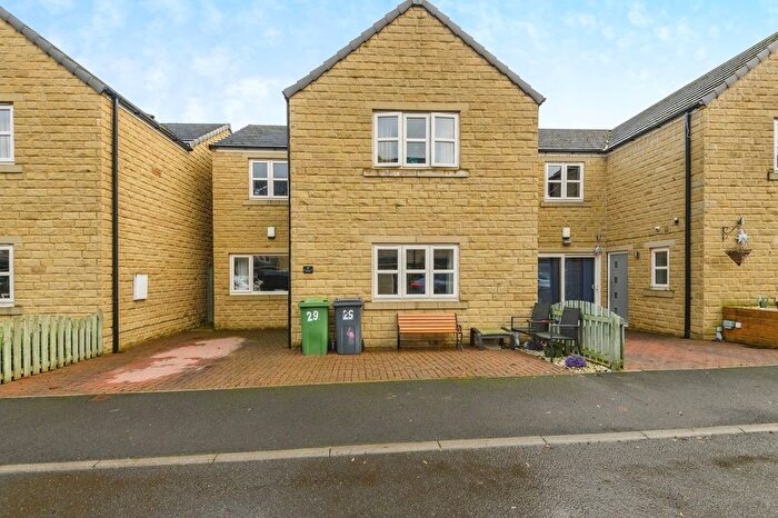4 Bedroom Detached House For Sale In South Brook Gardens, Mirfield, WF14