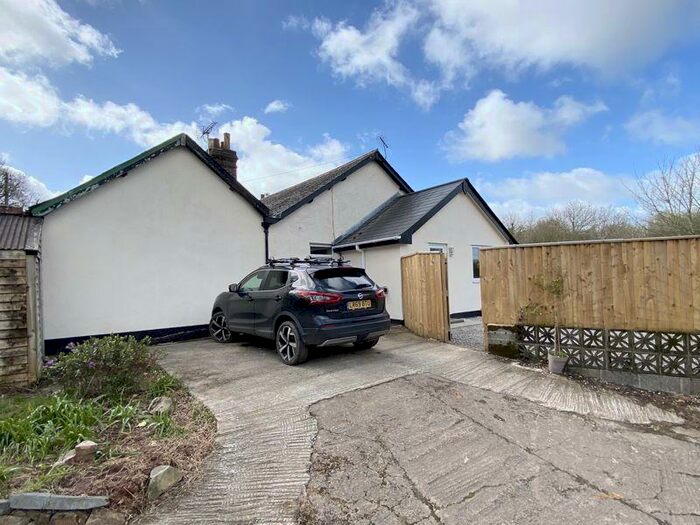 3 Bedroom End Of Terrace House For Sale In Railway Cottages, Okehampton, EX20