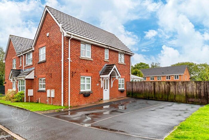 3 Bedroom Semi-Detached House For Sale In Turnpike Close, Rochdale, OL12