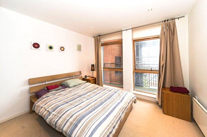 1 Bedroom Flat To Rent In Indigo Apartments, Crown Street, Reading, RG1
