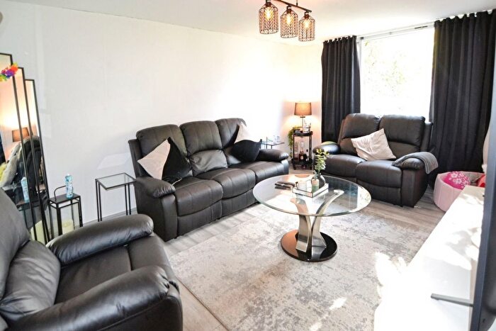 3 Bedroom Terraced House For Sale In Harris Road, Nottingham, NG17