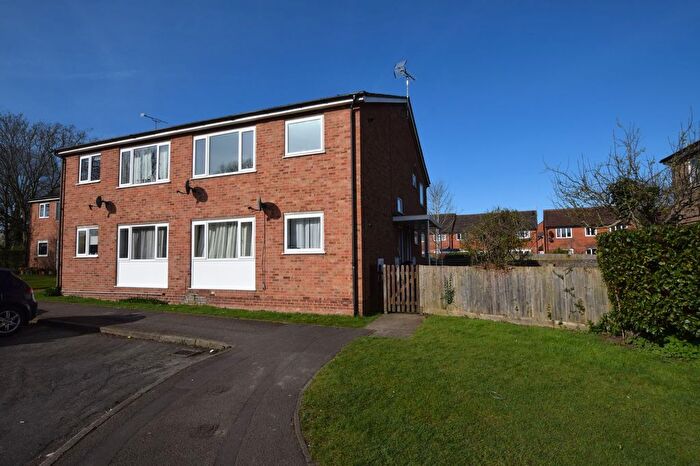 2 Bedroom Flat To Rent In Parliament Road, Thame, OX9