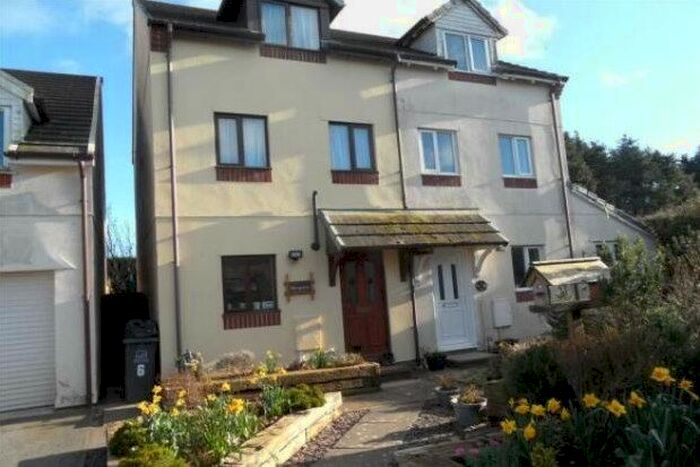 4 Bedroom Property To Rent In Oakwood Close, Dartmouth, TQ6