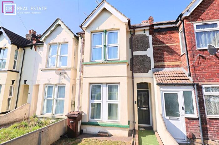 3 Bedroom Terraced House For Sale In Rainham Road, Gillingham, ME7