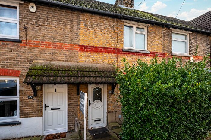 3 Bedroom Property For Sale In Broomfield Road, Swanscombe, DA10