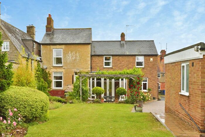 6 Bedroom Semi-Detached House For Sale In High Street, Potterspury, Towcester, Northamptonshire, NN12