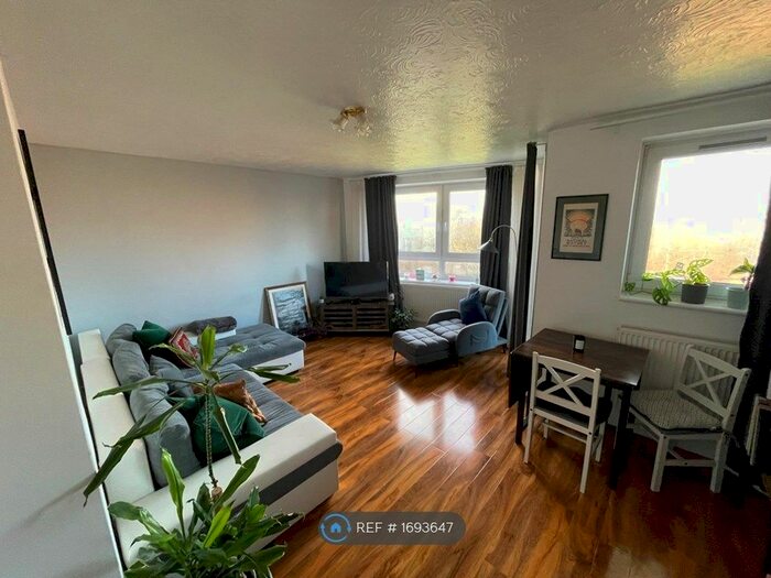 2 Bedroom Flat To Rent In Mulberry House, London, SE8