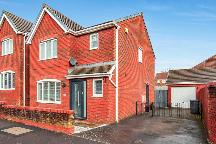 3 Bedroom Detached House For Sale In College Green, Yeovil, BA21