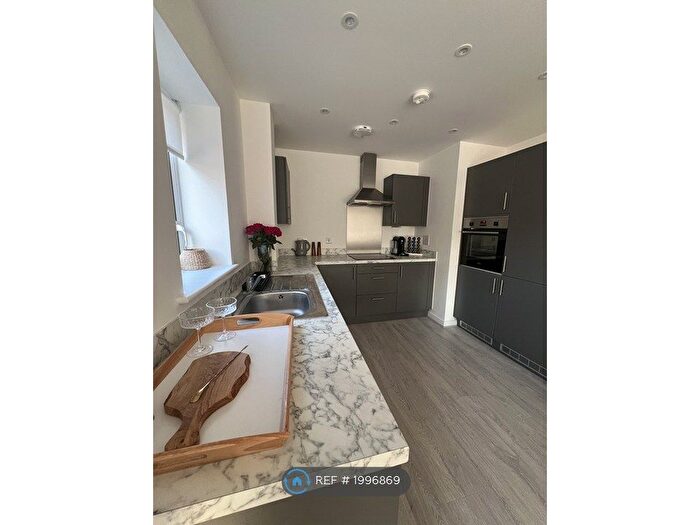 1 Bedroom Flat To Rent In Whitecliff, Swanscombe, DA10