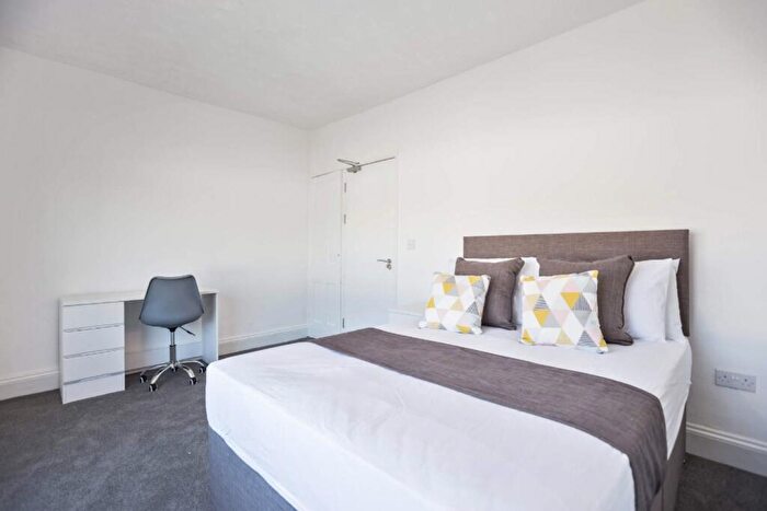 4 Bedroom House To Rent In Berkeley Road, Bristol, BS16