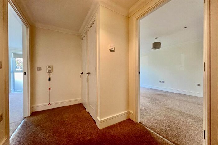 1 Bedroom Flat For Sale In New Court, Lansdown, Cheltenham, GL50