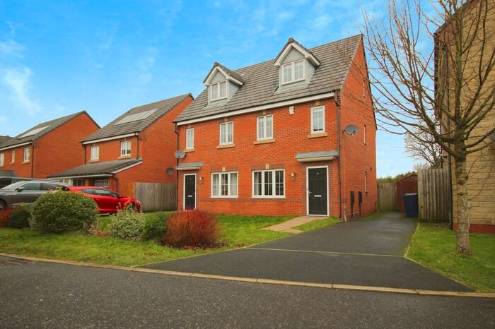 3 Bedroom Semi-Detached House To Rent In Oak Leaf Drive, Bamber Bridge, Preston, Lancashire, PR5