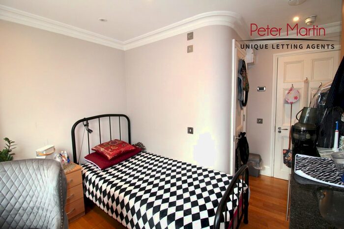 Studio To Rent In Upper Berkeley Street, Marylebone, W1H