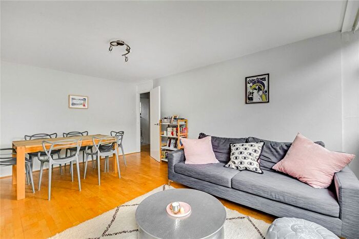 3 Bedroom Flat To Rent In Mead House, Holland Park, W11
