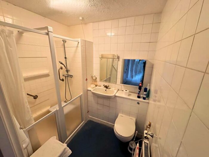 1 Bedroom Retirement Property For Sale In Hamilton Square, North Finchley, N12