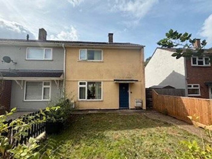 2 Bedroom End Of Terrace House For Sale In Chippenham Walk, Swindon, SN2