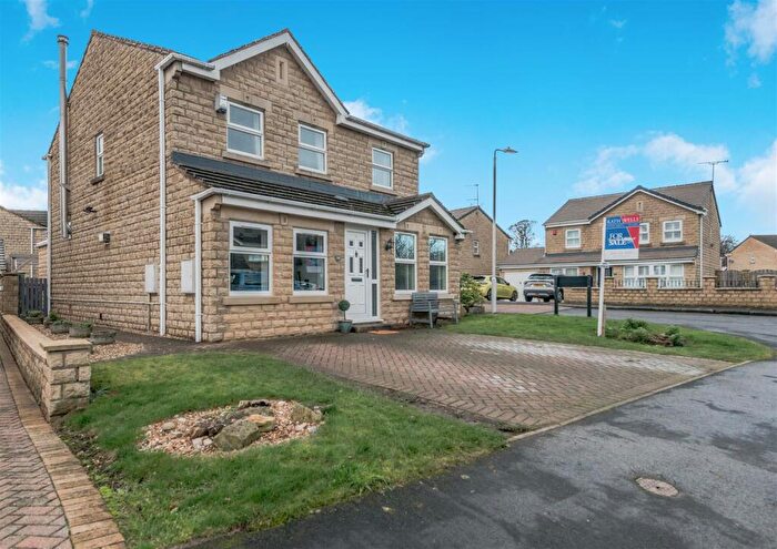 4 Bedroom Detached House For Sale In Stephenson Drive, Leeds, LS12