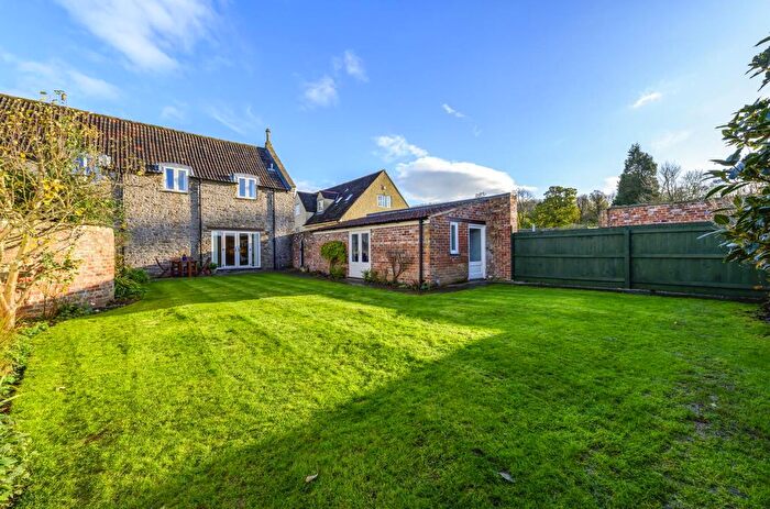 3 Bedroom Semi-Detached House For Sale In Mumbleys Lane, Thornbury, Bristol, BS35