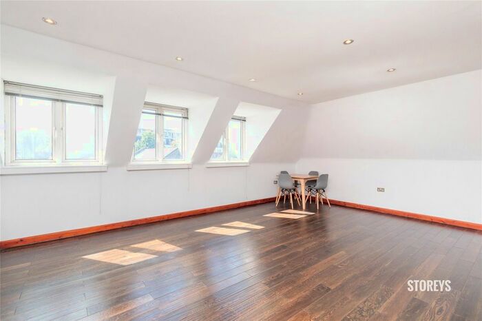 2 Bedroom Flat To Rent In George Lane, South Woodford, London, E18