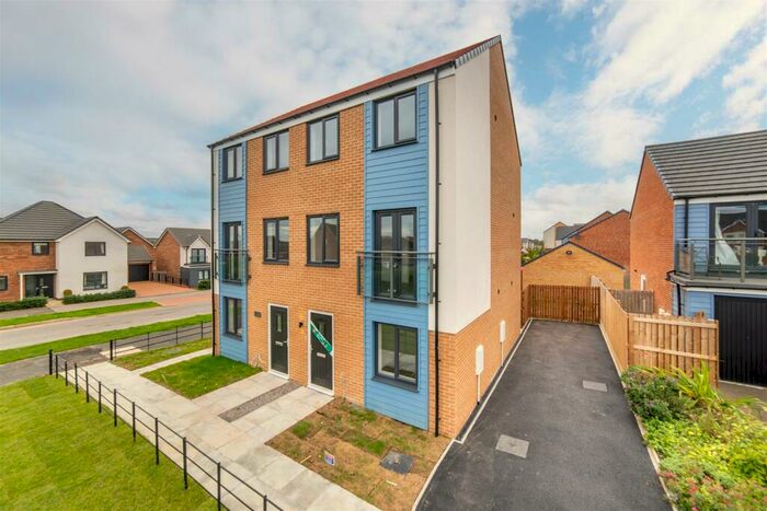 3 Bedroom End Of Terrace House To Rent In Roseden Way, Great Park, NE13