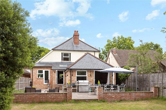 4 Bedroom Detached House For Sale In Coleford Bridge Road, Mytchett, GU16
