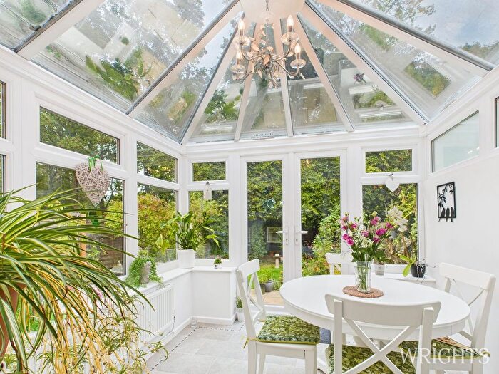 3 Bedroom Terraced House For Sale In Knightsfield, Welwyn Garden City, AL8