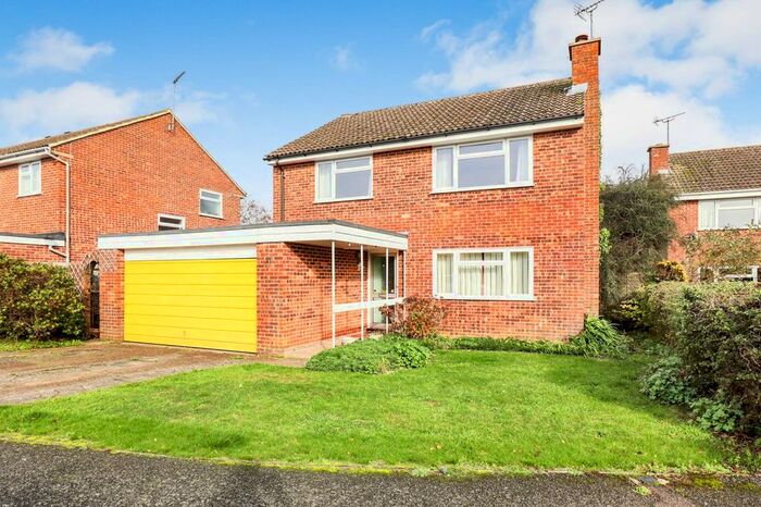 4 Bedroom Detached House To Rent In Chesterton Avenue, Harpenden, AL5