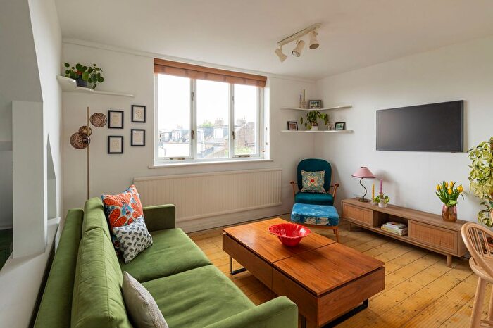 2 Bedroom Flat For Sale In Alexandra Grove, London, N4