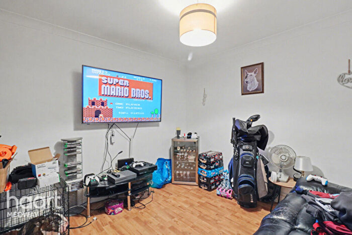 5 Bedroom Semi-Detached House For Sale In Hughes Drive, Rochester, ME2