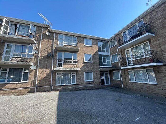 2 Bedroom Flat For Sale In Cleveland Flats, Fairview Road, Salisbury, SP1